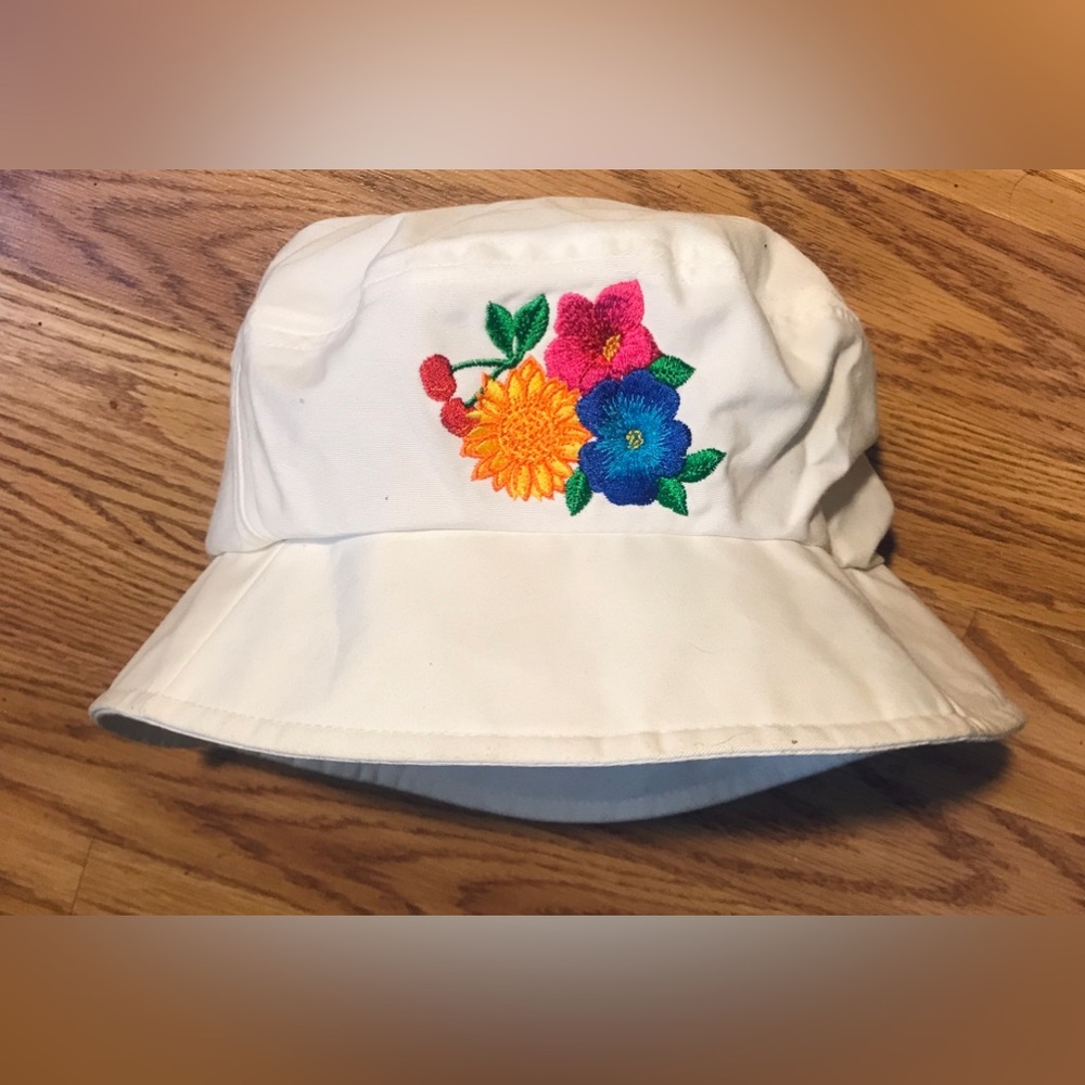 Retro Y2K Liz Claiborne White Floral Bucket Hat Womens One Size Boho Beach